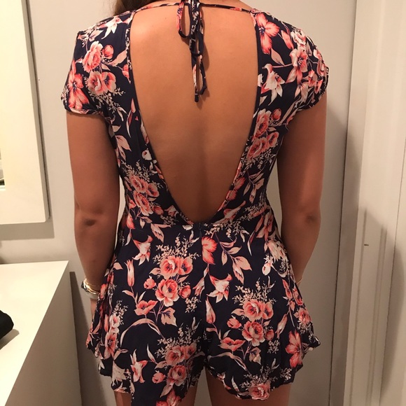 Dresses & Skirts - Floral cutout romper!